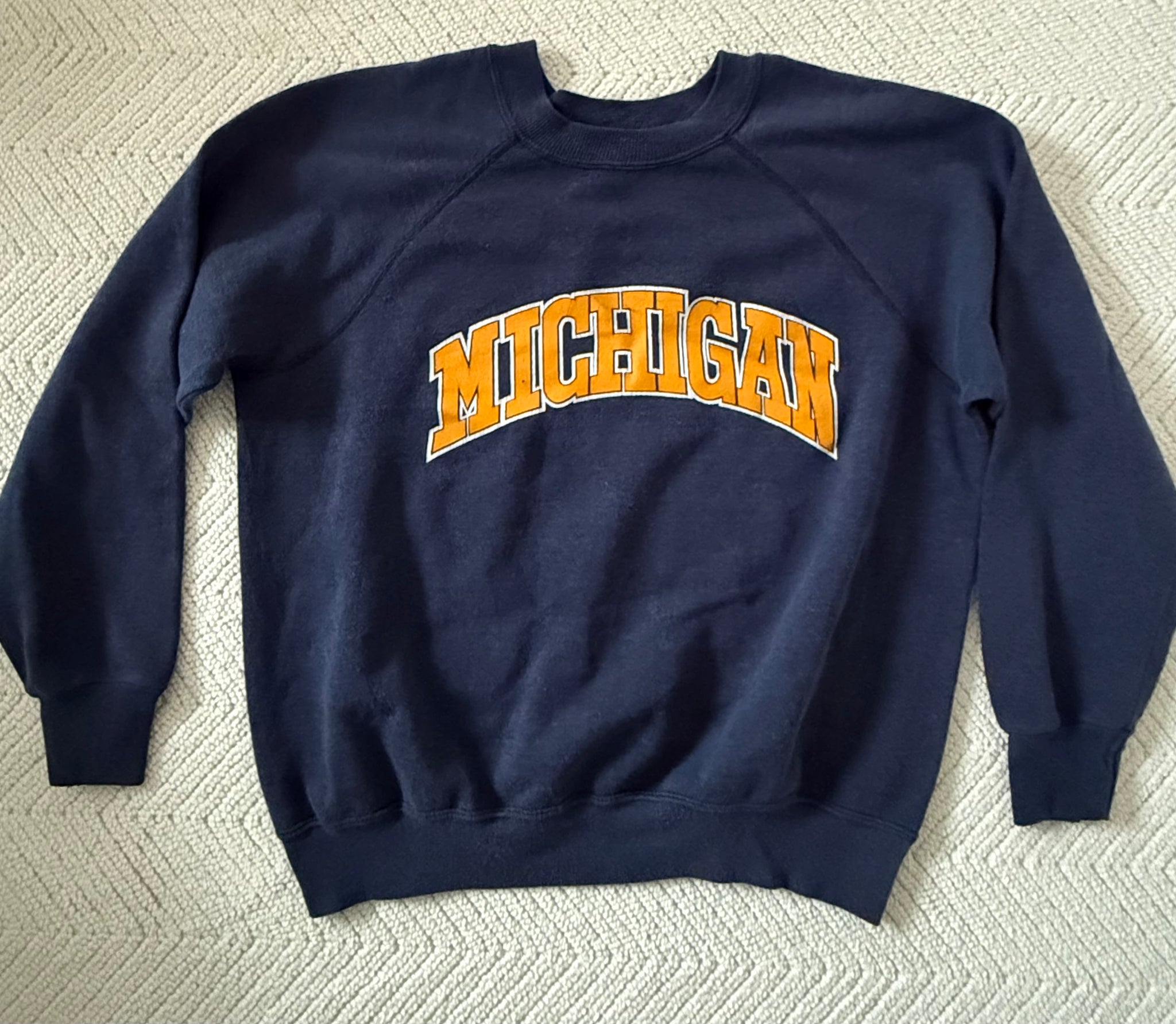 UNIVERSITY OF MICHIGAN NAVY  RAGLAN VINTAGE SWEATSHIRT