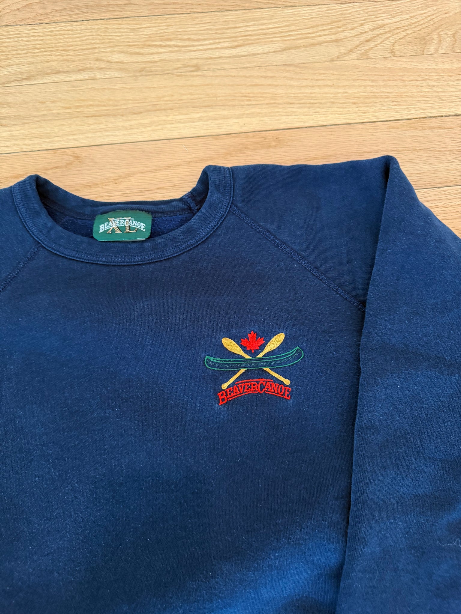 90's NAVY EMBROIDERED BEAVER CANOE VINTAGE SWEATSHIRT
