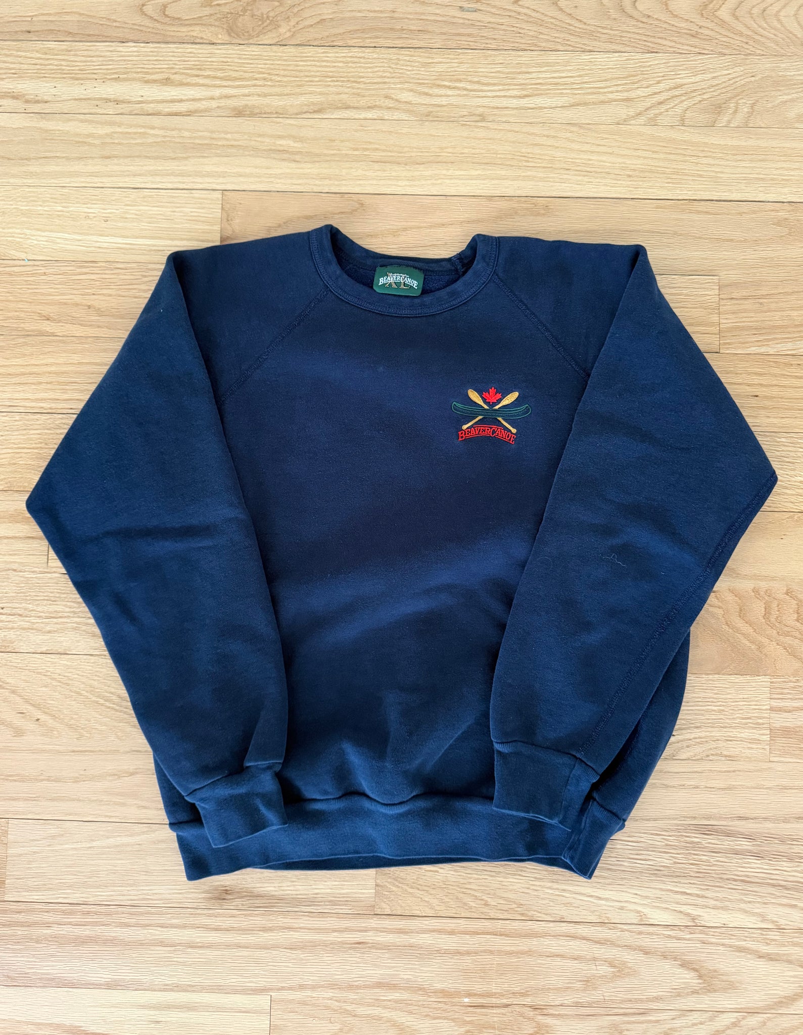 90's NAVY EMBROIDERED BEAVER CANOE VINTAGE SWEATSHIRT