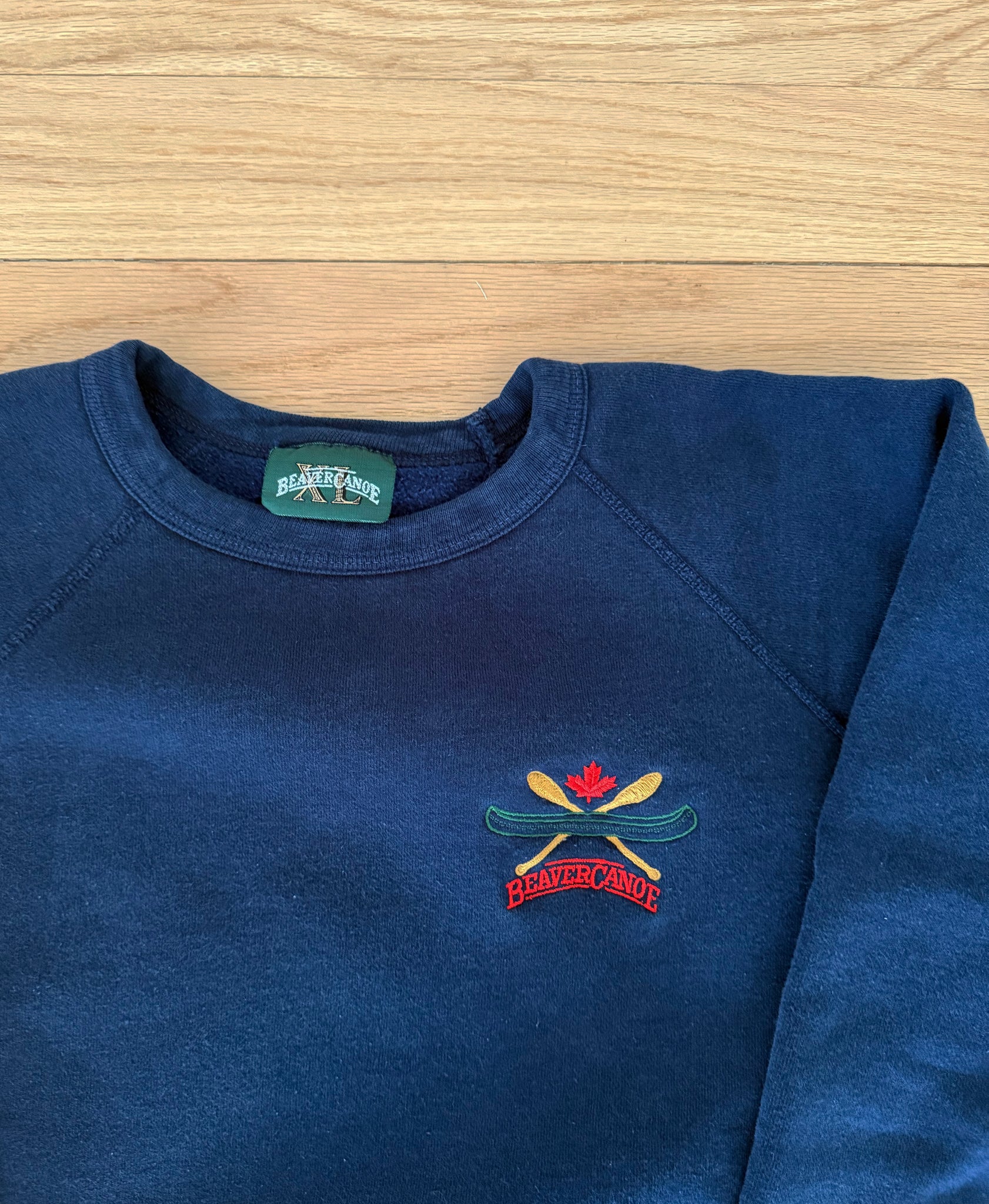 90's NAVY EMBROIDERED BEAVER CANOE VINTAGE SWEATSHIRT