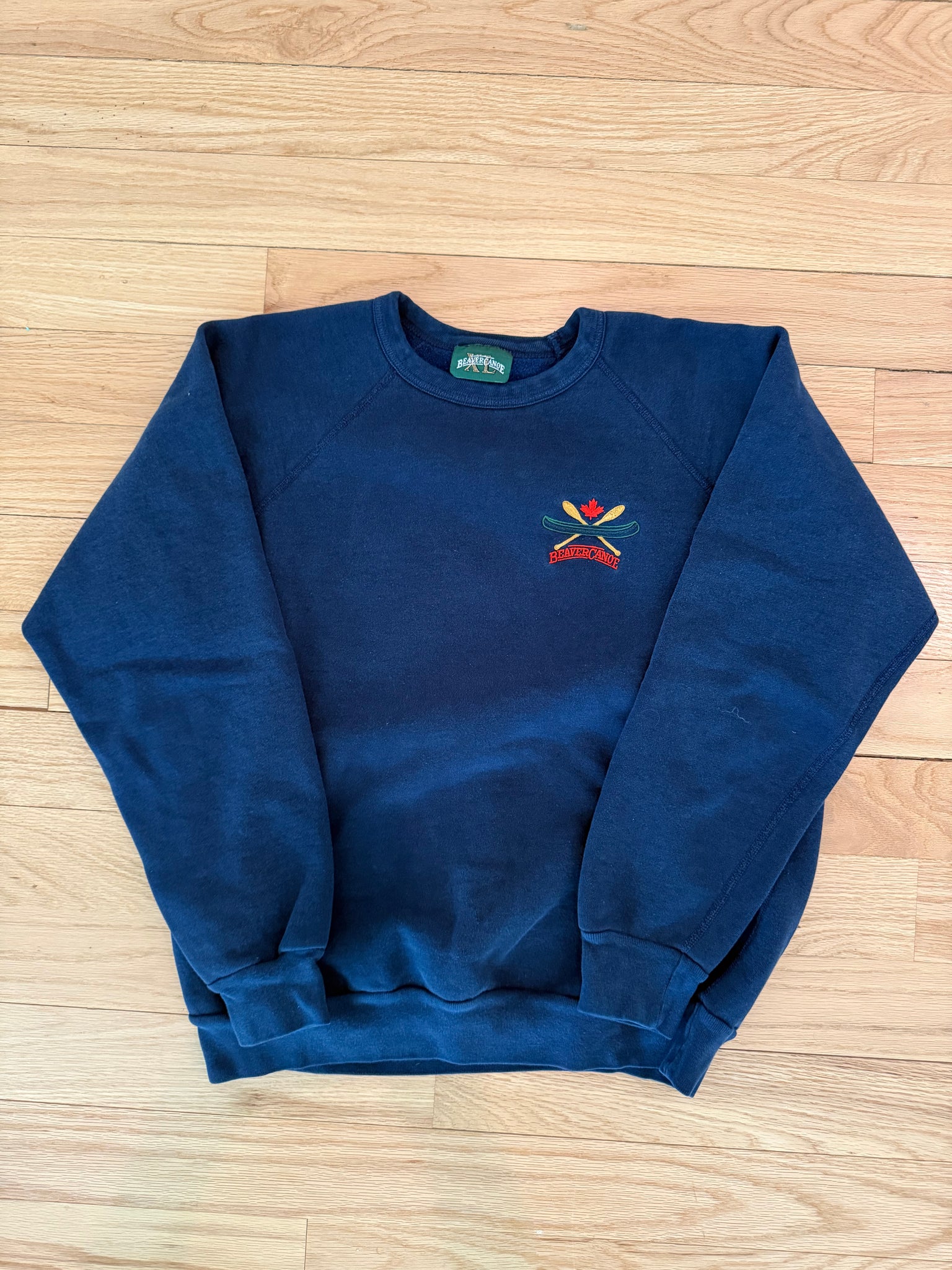 90's NAVY EMBROIDERED BEAVER CANOE VINTAGE SWEATSHIRT