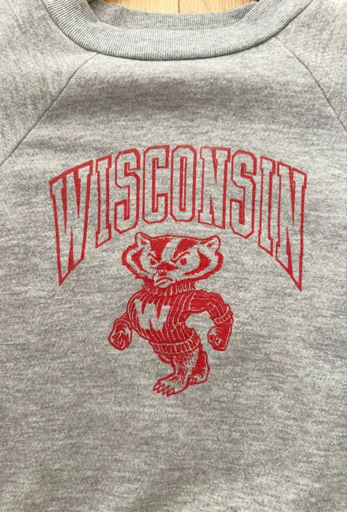 80'S GREY UNIVERSITY OF WISCONSIN VINTAGE SWEATSHIRT